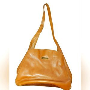 Medallion bag leather